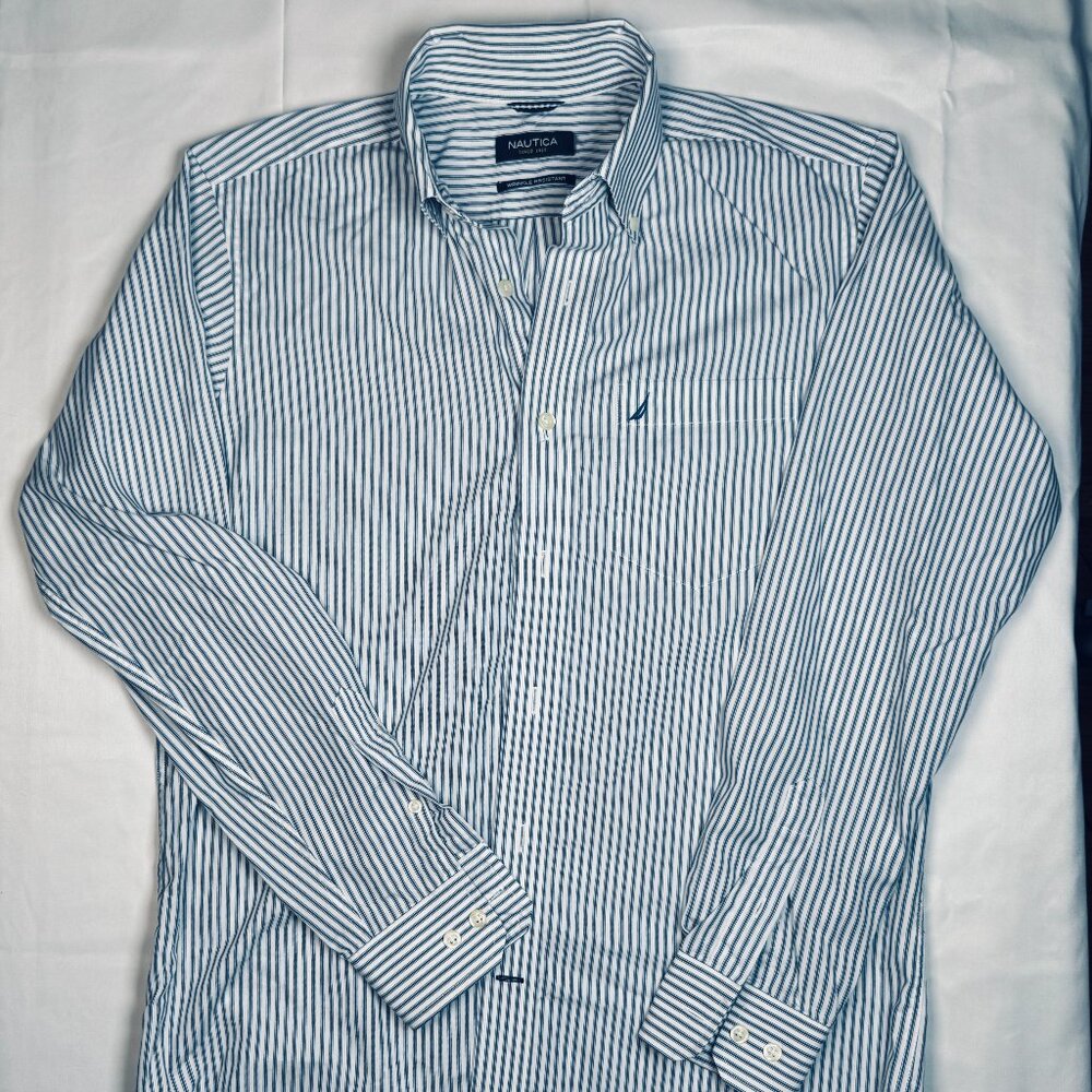 (S) NAUTICA Vertical Striped Men's Button Down Dress Shirt